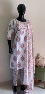 Hand block kurta set - Image 2