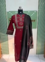 Ajrak premium kurtaset