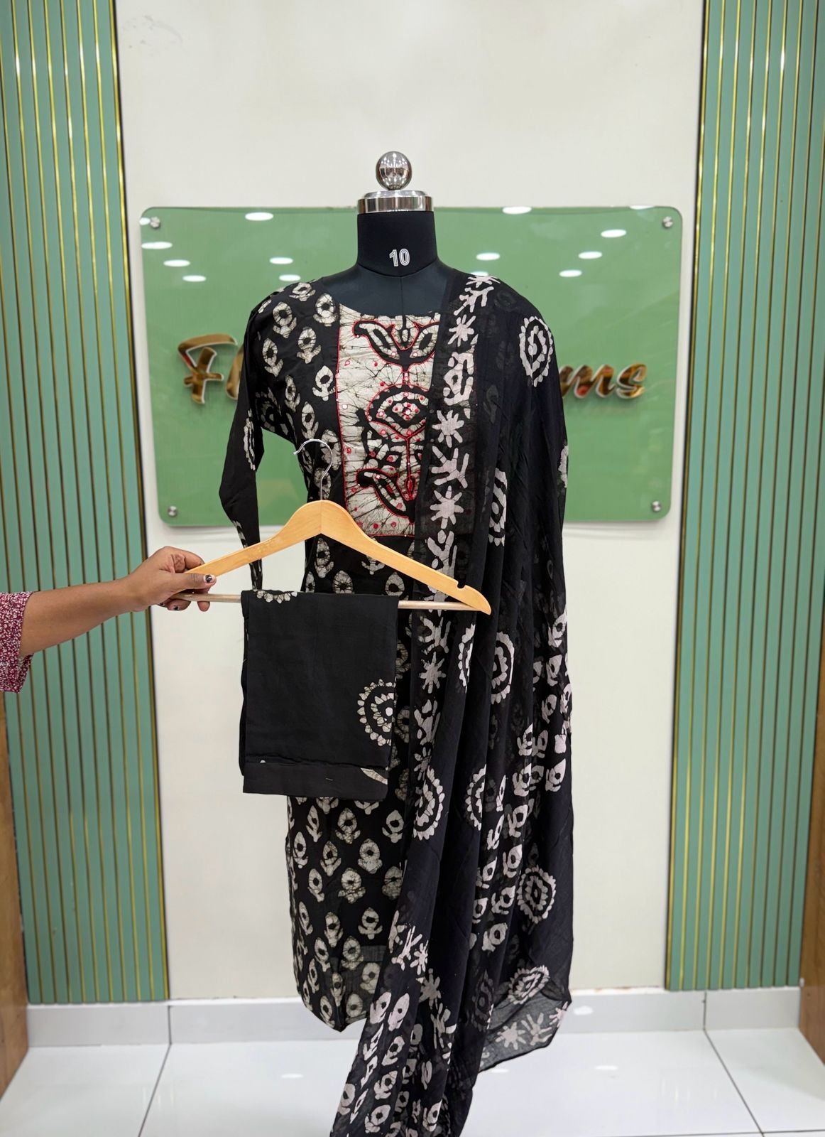 WhatsApp Image 2026-06-28 at 11.02.45 AM Batik Kurtaset - Image 1