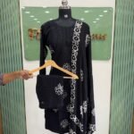 Chikankari Batik kurtaset