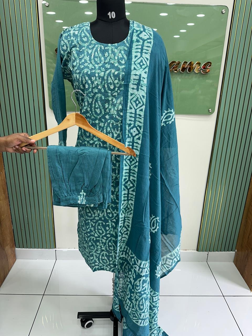 WhatsApp Image 2026-08-13 at 10.45.29 AM Hakoba Batik Kurtaset - Image 1