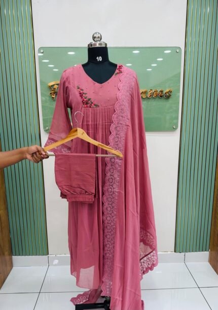 Embrodiery kurtiset